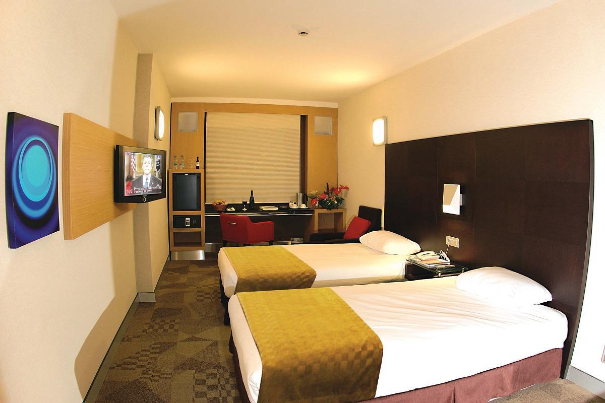 Ibis Brussels Waterloo Hotel Екстериор снимка