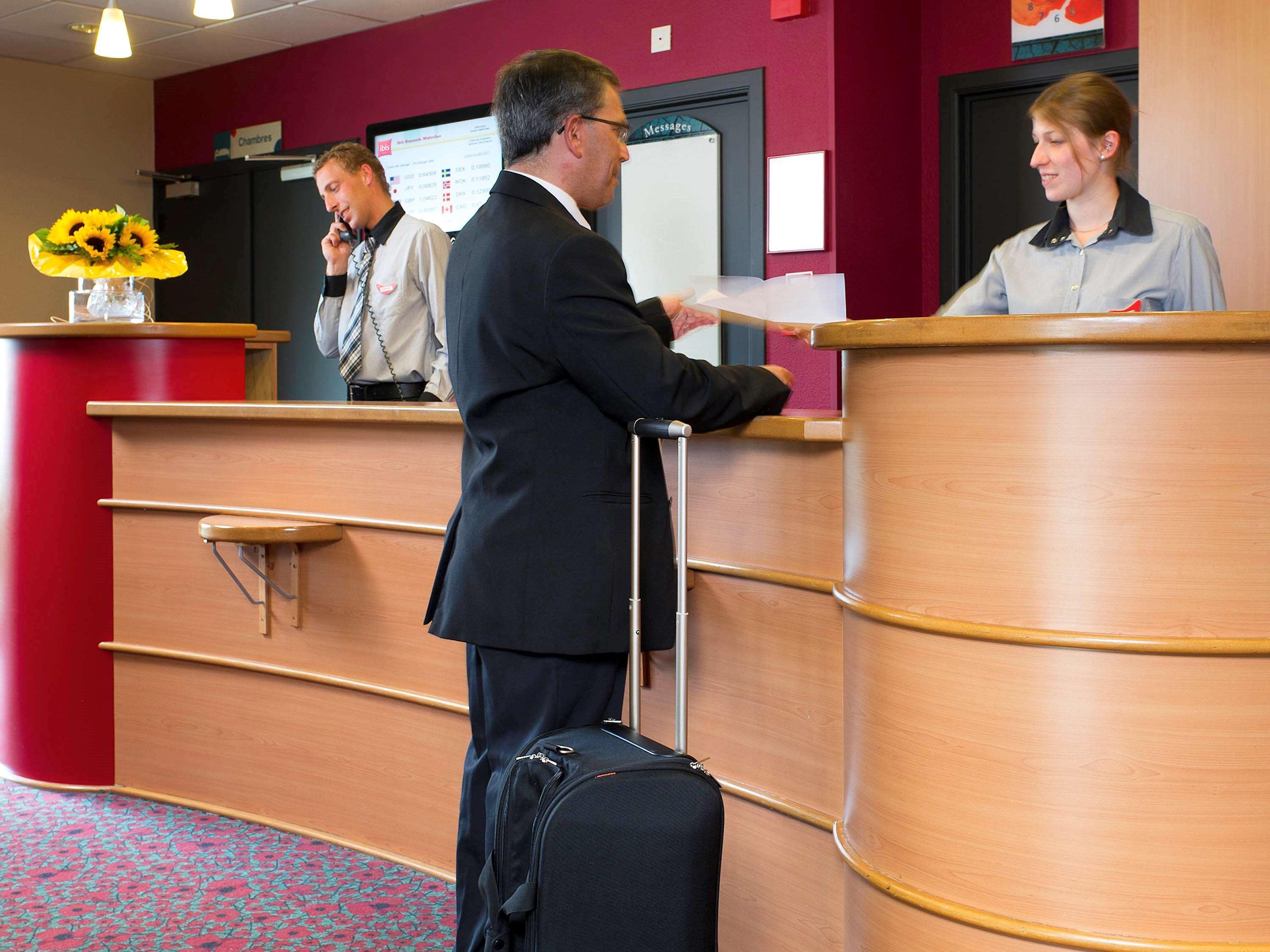 Ibis Brussels Waterloo Hotel Екстериор снимка